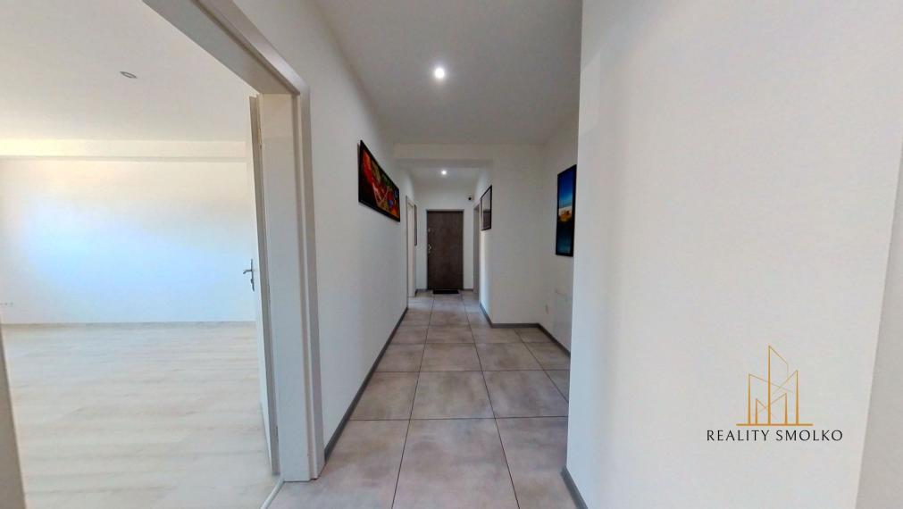 Predaj modernej polyfunkčnej budovy - novostavba v meste Snina.