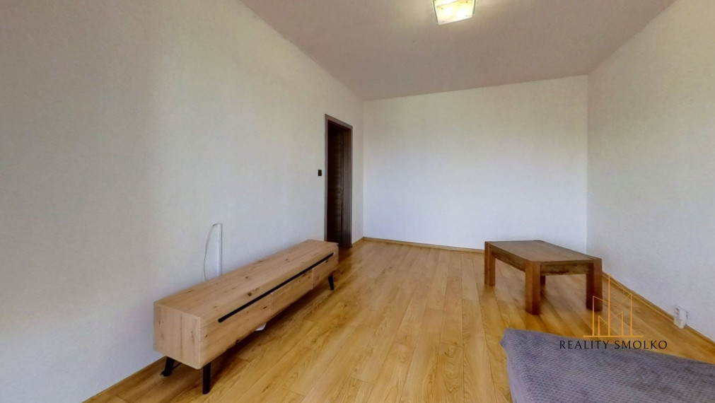 Prenájom 1-izbový byt s loggiou v Humennom.