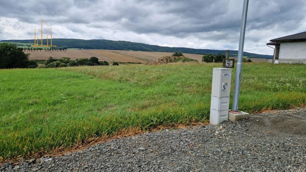 ***PREDANÉ*** POZEMOK na výstavbu RD 1001 m², HANKOVCE okr. Bardejov