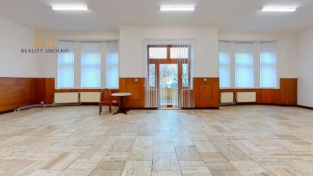 Prenájom komerčných priestorov v absolútnom centre mesta Humenné.
