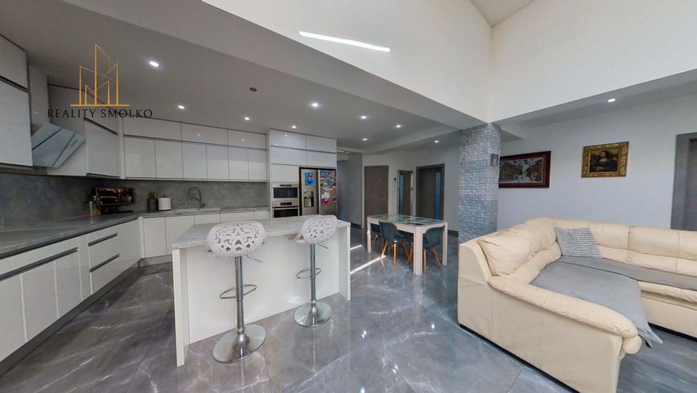 Predaj modernej polyfunkčnej budovy - novostavba v meste Snina.