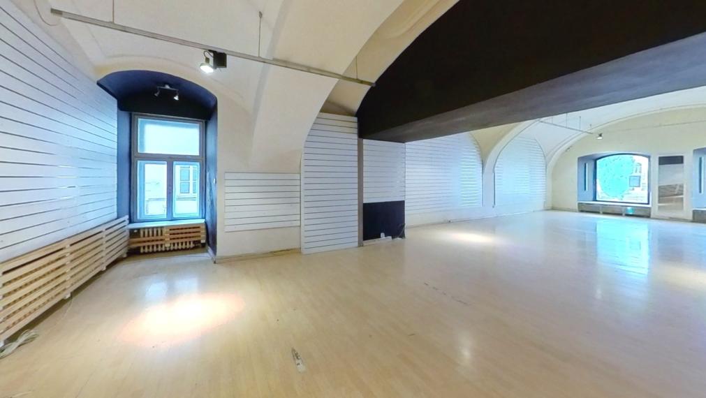 Ponúkame na prenájom komerčné a prevádzkové priestory v absolútnom centre Prešova.