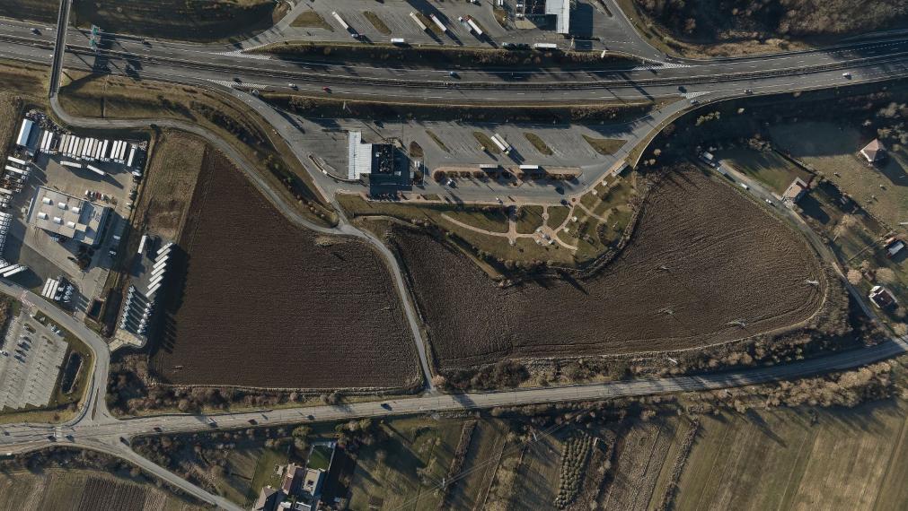 EXKLUZÍVNE NA PREDAJ – LUKRATÍVNY PRIEMYSELNÝ POZEMOK MALÝ ŠARIŠ, PREŠOV