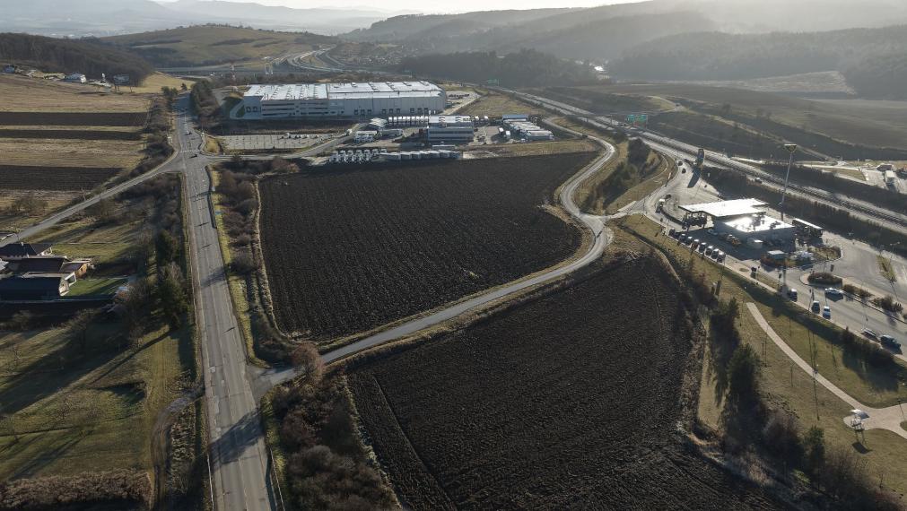 EXKLUZÍVNE NA PREDAJ – LUKRATÍVNY PRIEMYSELNÝ POZEMOK MALÝ ŠARIŠ, PREŠOV