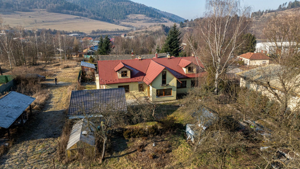 NOVÁ CENA !!!  Predaj veľkého rodinného domu v meste Krompachy, okr. Spišská Nová Ves