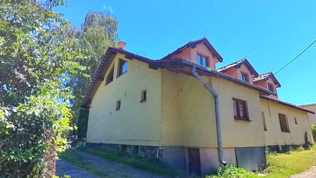 NOVÁ CENA !!!  Predaj veľkého rodinného domu v meste Krompachy, okr. Spišská Nová Ves