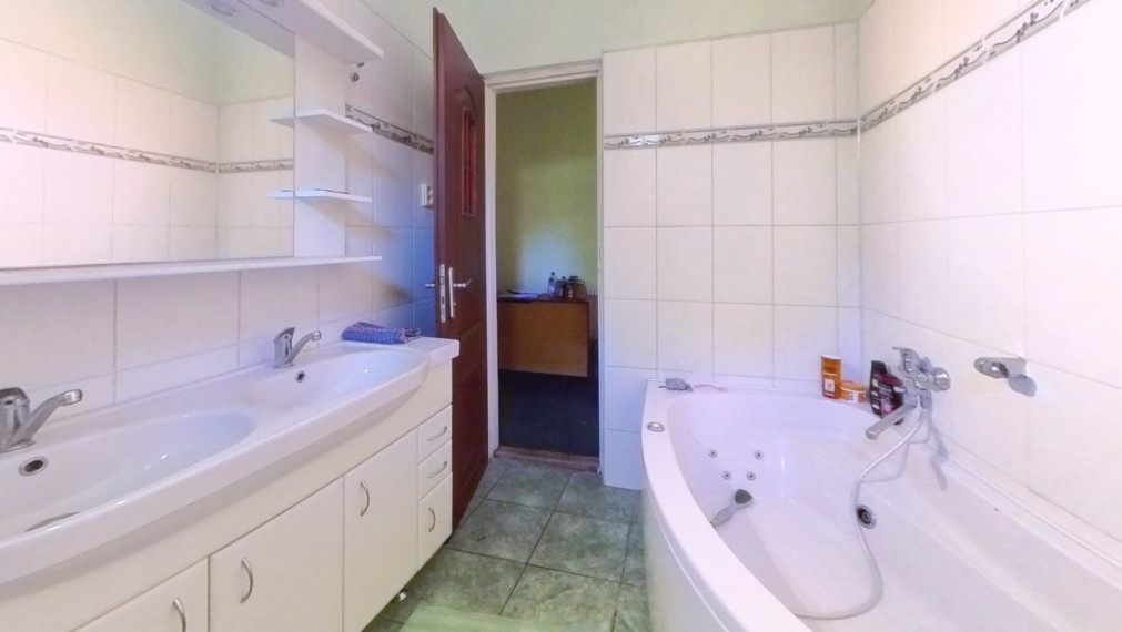 NOVÁ CENA !!!  Predaj veľkého rodinného domu v meste Krompachy, okr. Spišská Nová Ves