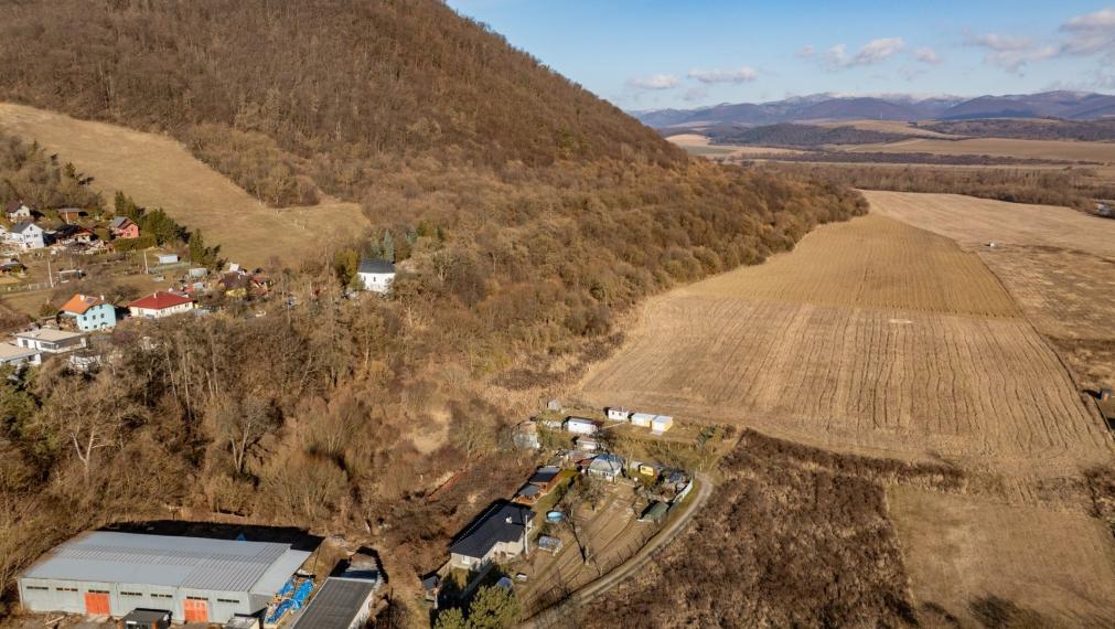 Pozemok na podnikanie v priemyselnej časti - Veľký Šariš