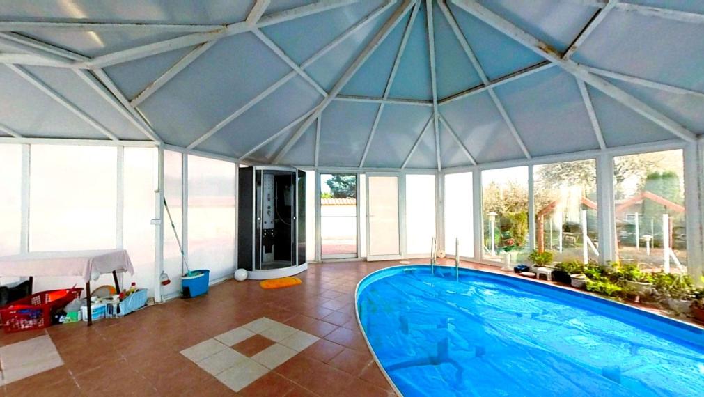 PREDANÉ - Nadštandardný RD s krytým bazénom a VIP vinnou pivnicou s barom len 33km od Košíc- Turňa nad Bodvou