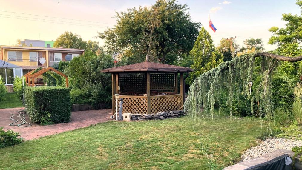 PREDANÉ - Nadštandardný RD s krytým bazénom a VIP vinnou pivnicou s barom len 33km od Košíc- Turňa nad Bodvou