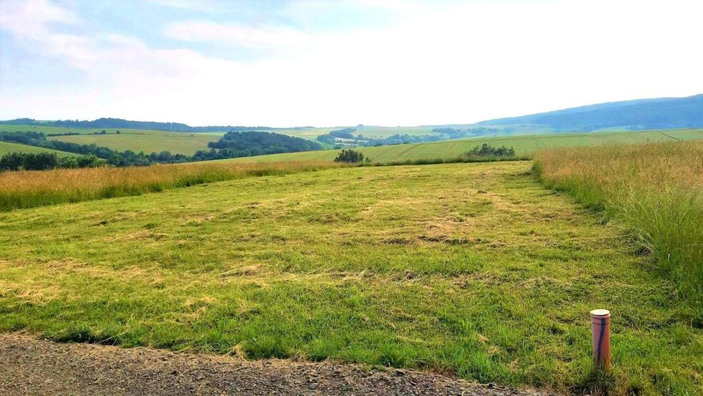 POZEMOK na výstavbu RD 1013 m², HANKOVCE