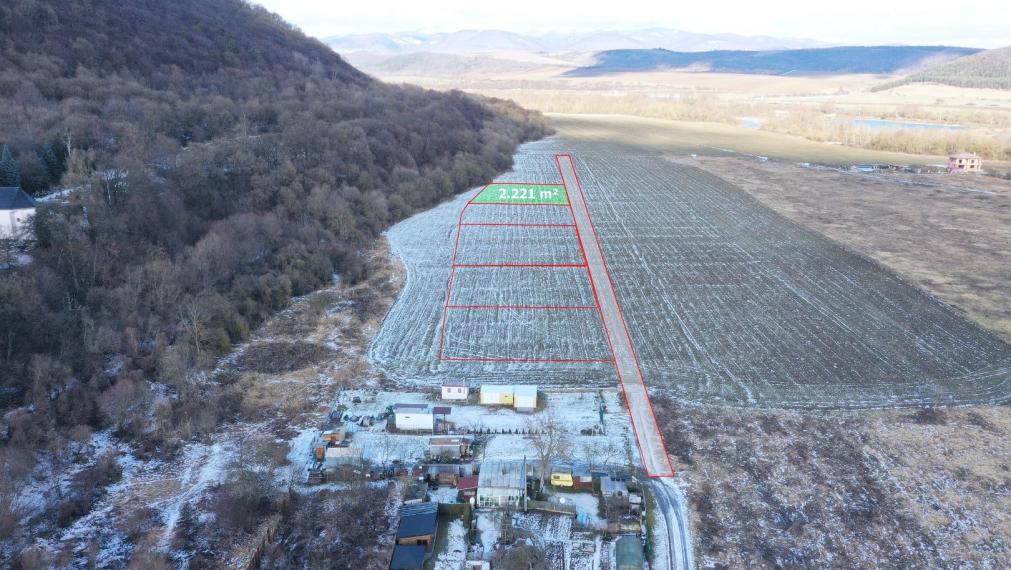 EXKLUZÍVNE NA PREDAJ – VEĽKÝ STAVEBNÝ POZEMOK, VEĽKÝ ŠARIŠ – BARATOKY