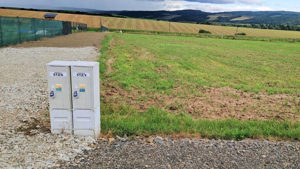 POZEMOK na výstavbu RD 1317 m², HANKOVCE