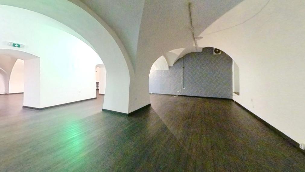 EXKLUZÍVNE NA PRENÁJOM – KOMERČNÉ A PREVÁDZKOVÉ PRIESTORY NA HLAVNEJ ULICI V PREŠOVE