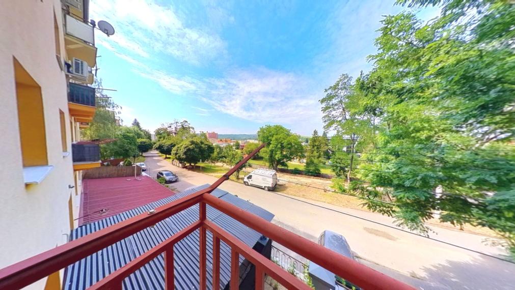 EXKLUZÍVNA PONUKA: Veľký 1-izbový tehlový byt na Wolkerovej ulici v Prešove