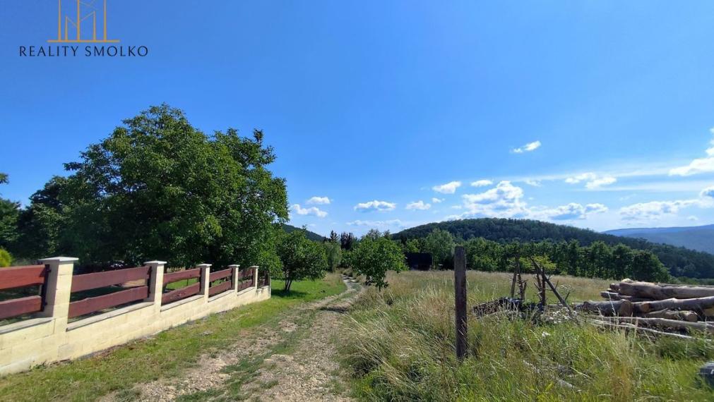 Predám pozemok v obci Drienica