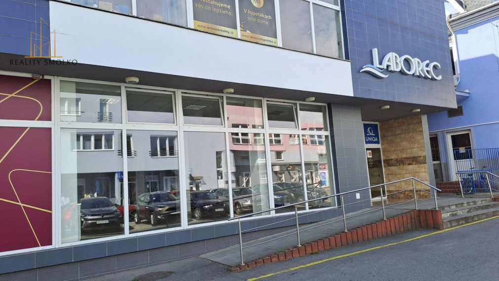 Prenájom obchodného priestoru v centre mesta  Humenné