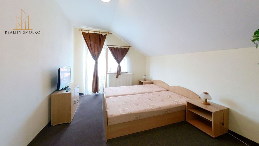 Na predaj dva domy na jedmom pozemku v meste Krompachy