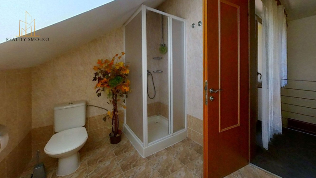 Na predaj dva domy na jedmom pozemku v meste Krompachy