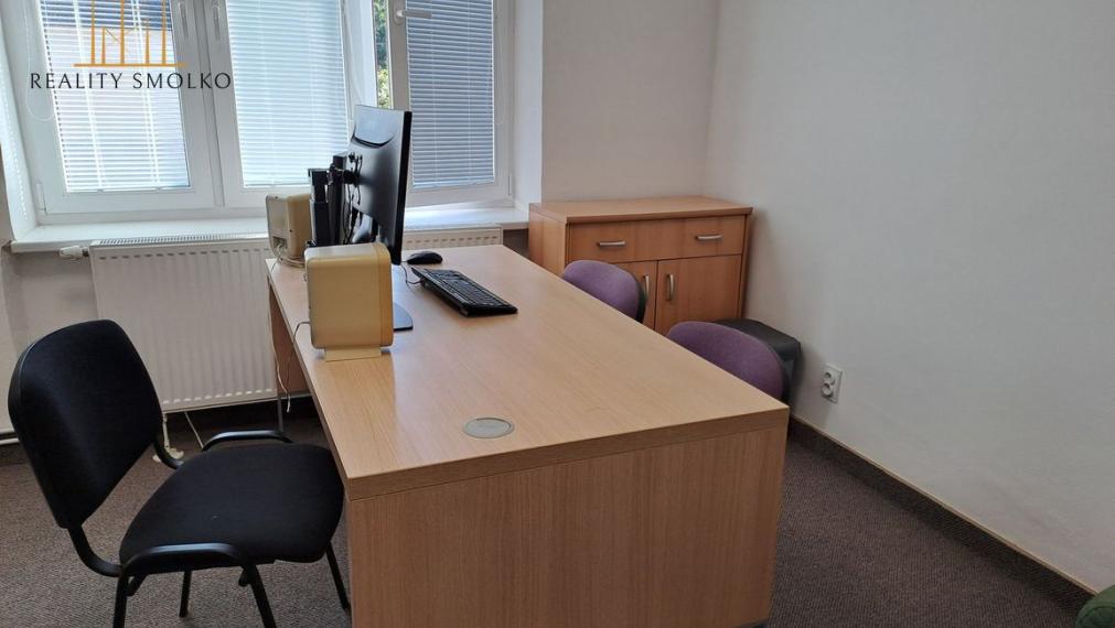 REZERVOVANÉ !!!  Kancelársky priestor na prenájom v meste Humenné.