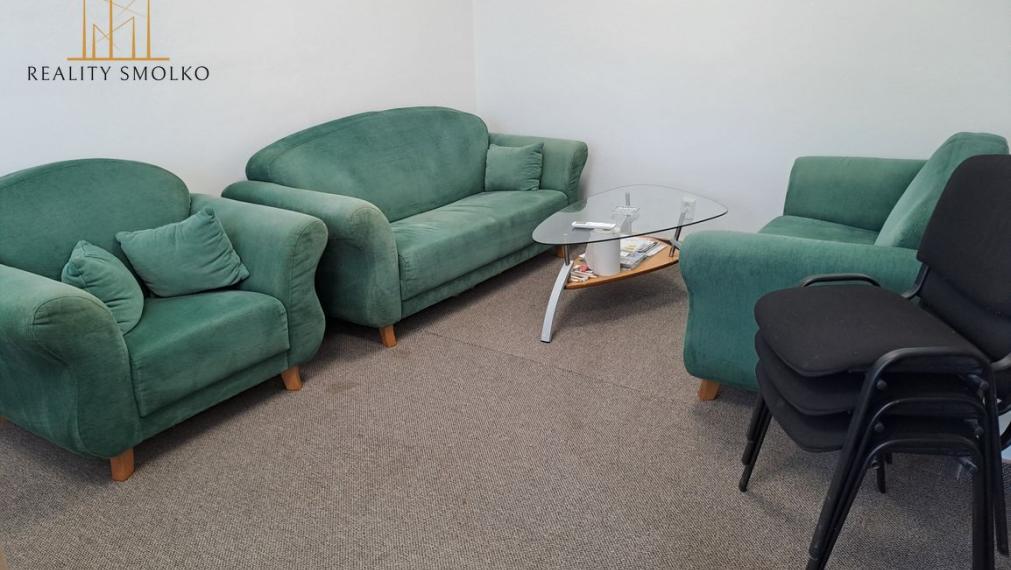 REZERVOVANÉ !!!  Kancelársky priestor na prenájom v meste Humenné.