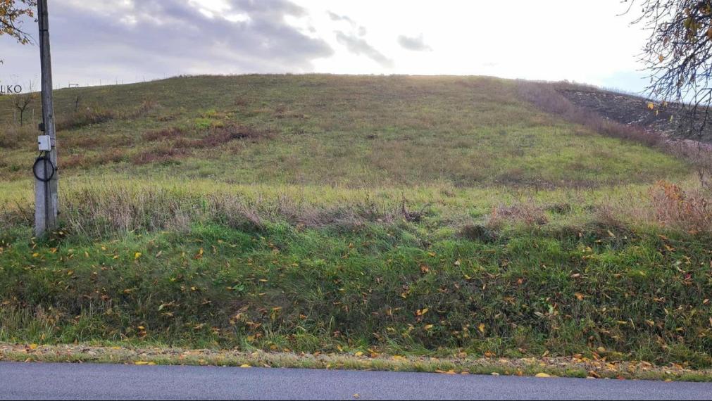 EXKLUZÍVNE - Pozemok k výstavbe Rodinných Domov - Čeľovce - 99.000 €.