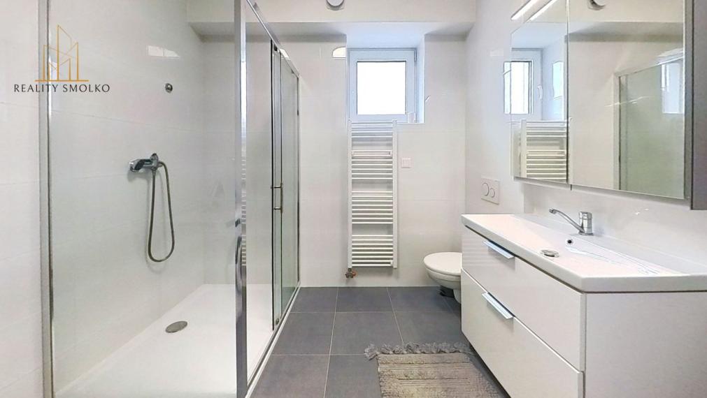 Prenájom 2-izbového bytu v blízkom centre mesta Humenné.