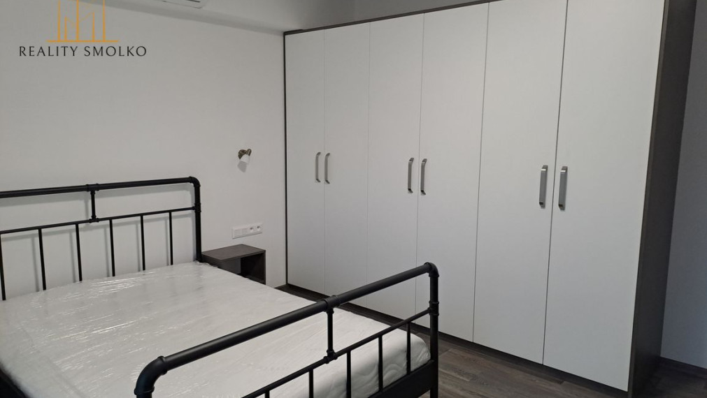 REZERVOVANÉ !!!  Prenájom 2-izbového bytu v blízkom centre mesta Humenné.