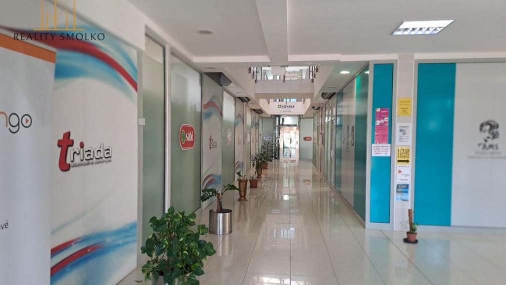 Prenájom komerčného priestoru v OC TRIADA, Humenné.