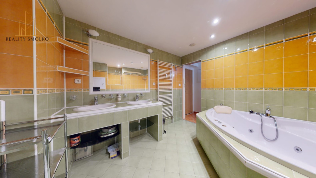 Prenájom 2-izbový byt v centre mesta Spišská Nová Ves.