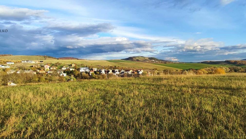 EXKLUZÍVNE - Pozemok k výstavbe Rodinných Domov - Čeľovce - 99.000 €.