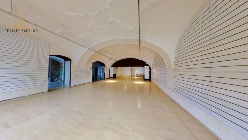 Ponúkame na prenájom komerčné a prevádzkové priestory v absolútnom centre Prešova.