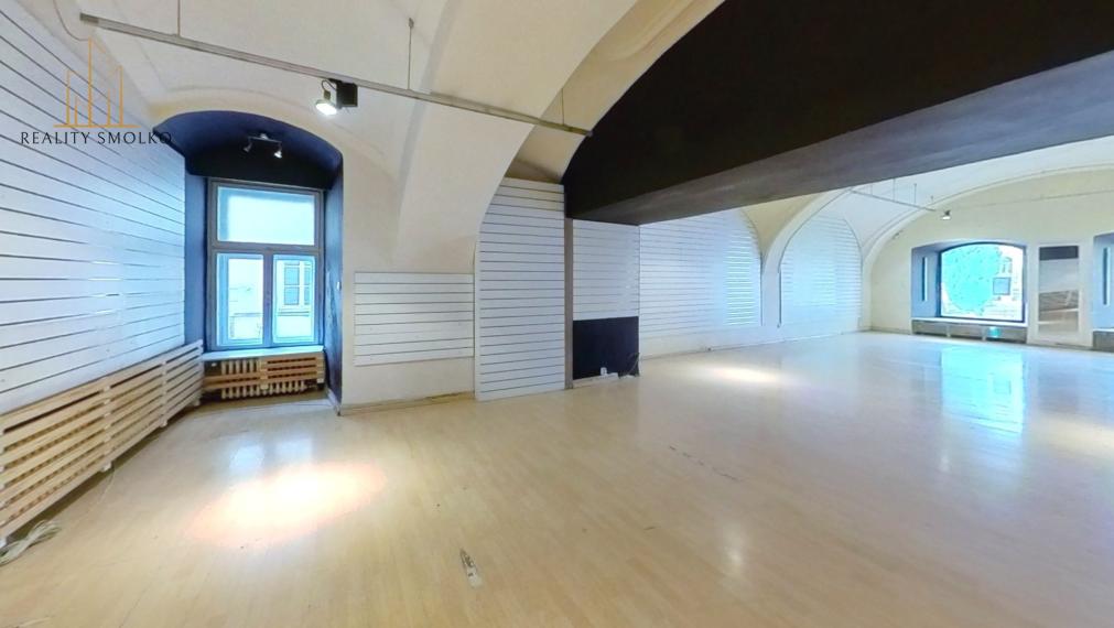 Ponúkame na prenájom komerčné a prevádzkové priestory v absolútnom centre Prešova.