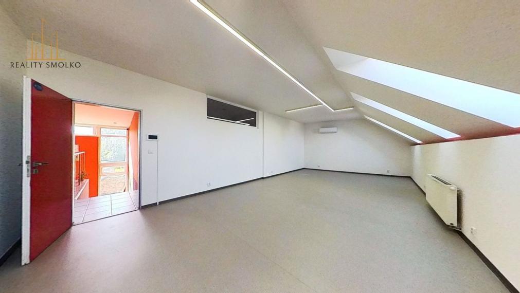 EXKLUZÍVNE NA PRENÁJOM – REPREZENTATÍVNE KANCELÁRSKE PRIESTORY NA OKRUŽNEJ ULICI V PREŠOVE