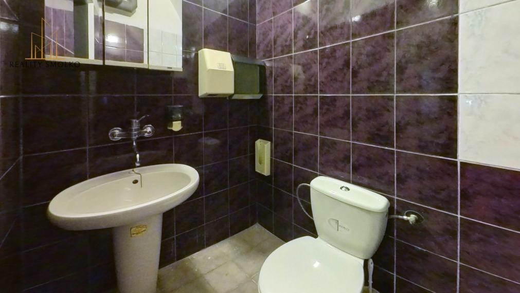 EXKLUZÍVNE NA PRENÁJOM – KOMERČNÉ A PREVÁDZKOVÉ PRIESTORY NA HLAVNEJ ULICI V PREŠOVE