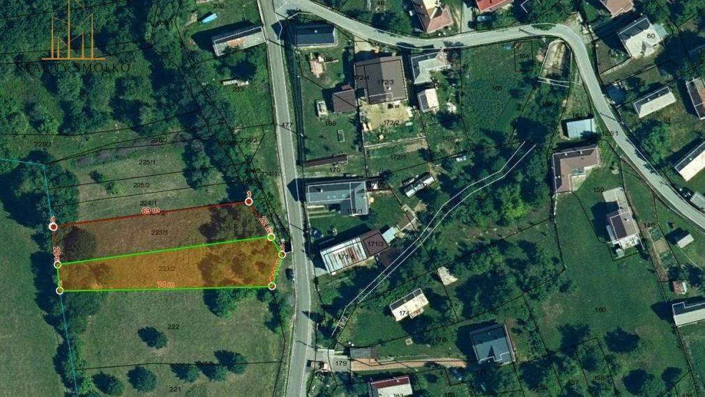 Predám pozemok priamo v obci Hanigovce, okr. Sabinov.