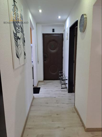 Predaj 3i byt v meste Snina 