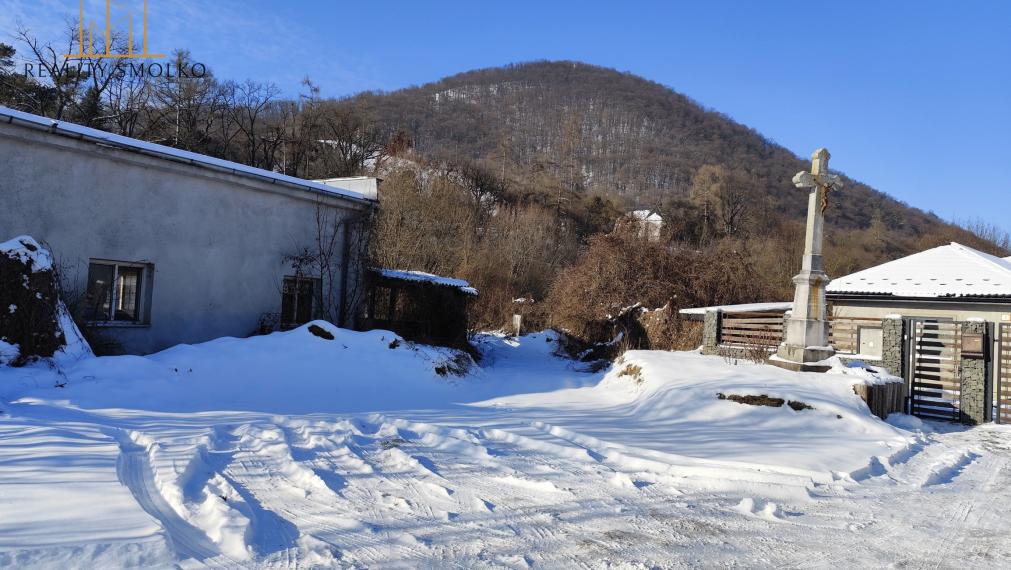 Pozemok na podnikanie v priemyselnej časti - Veľký Šariš