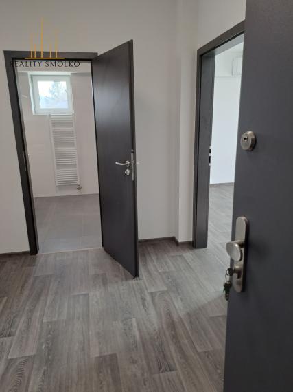 Prenájom 2-izbového bytu v blízkom centre mesta Humenné.