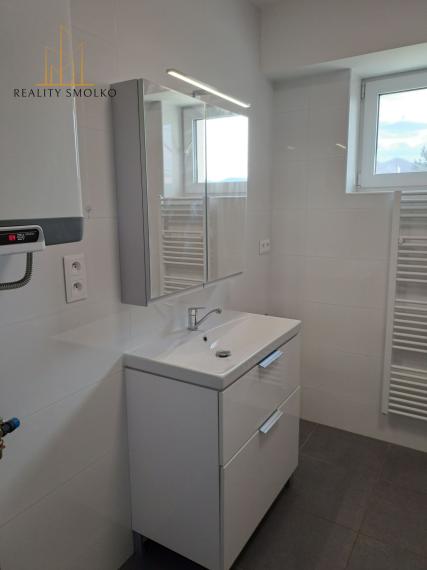 Prenájom 2-izbového bytu v blízkom centre mesta Humenné.