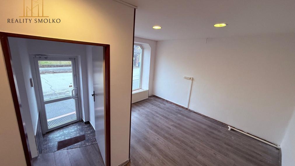 EXKLUZÍVNE: Administratívno-prevádzkové priestory s parkovaním v širšom centre