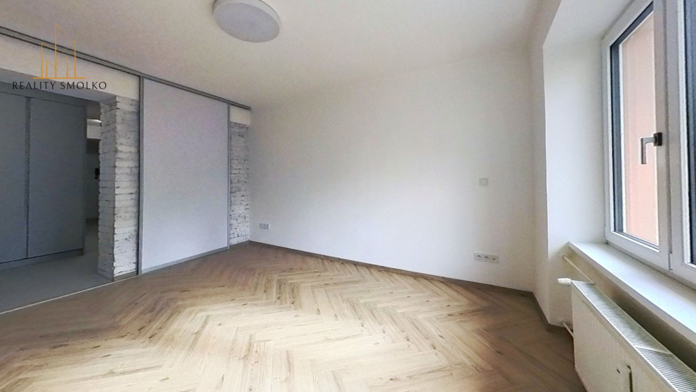 EXKLUZÍVNE: Dizajnový 2-izbový byt na Šafárikovej ulici – bývanie s charakterom