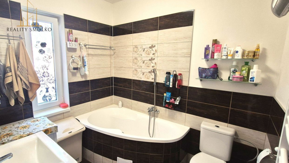 Na predaj 4i RODINNÝ DOM, pozemok 698 m², TERIAKOVCE