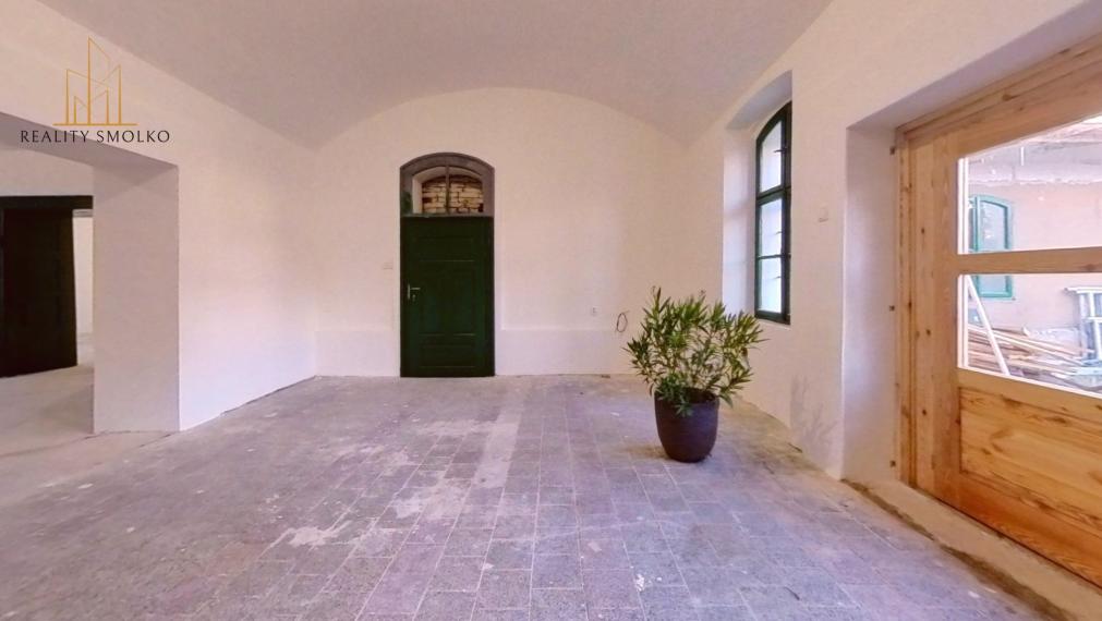 NA PRENÁJOM – OBCHODNÉ, SKLADOVÉ A PREVÁDZKOVÉ PRIESTORY V PREŠOVE – NIŽNÁ ŠEBASTOVÁ