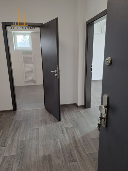 Prenájom 2-izbového bytu v blízkom centre mesta Humenné.