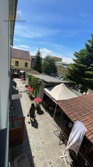 PRENAJATÉ !!!  PRENÁJOM - kancelársky priestor Hlavná ulica 14,5m2 so zázemím, 1p.