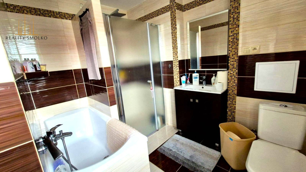 ***PREDANÉ***3i byt, 84 m²,komplet.rekonšt.+ garáž, záhradka,3D