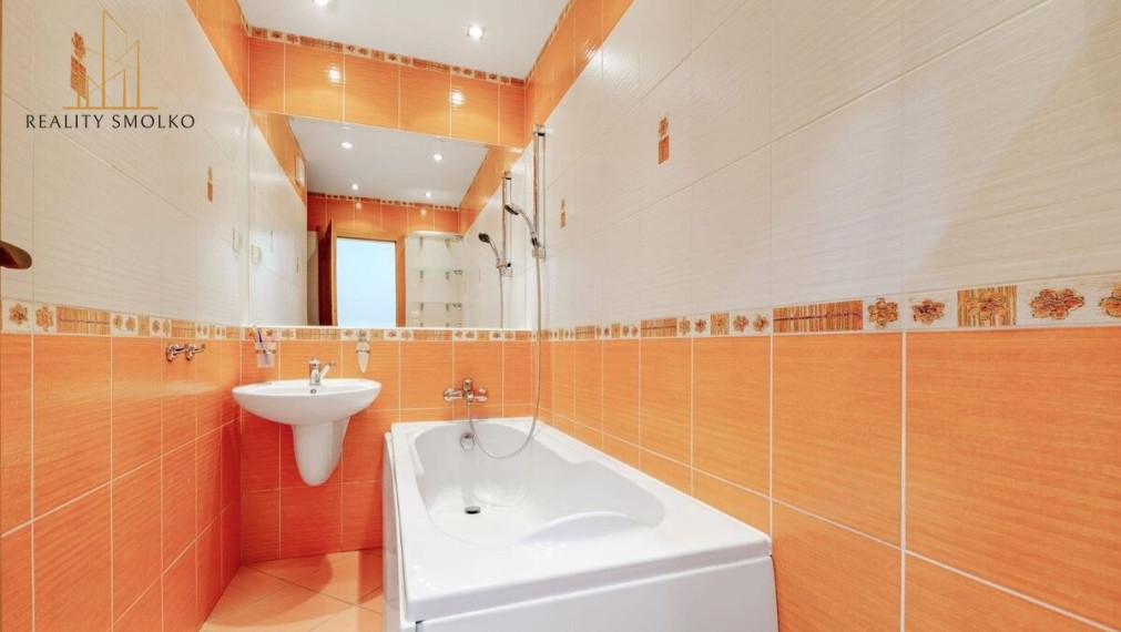  ***REZERVOVANÉ***  Prenájom 3 izbový byt, Sídl.3, 73 m², klimatizovaný