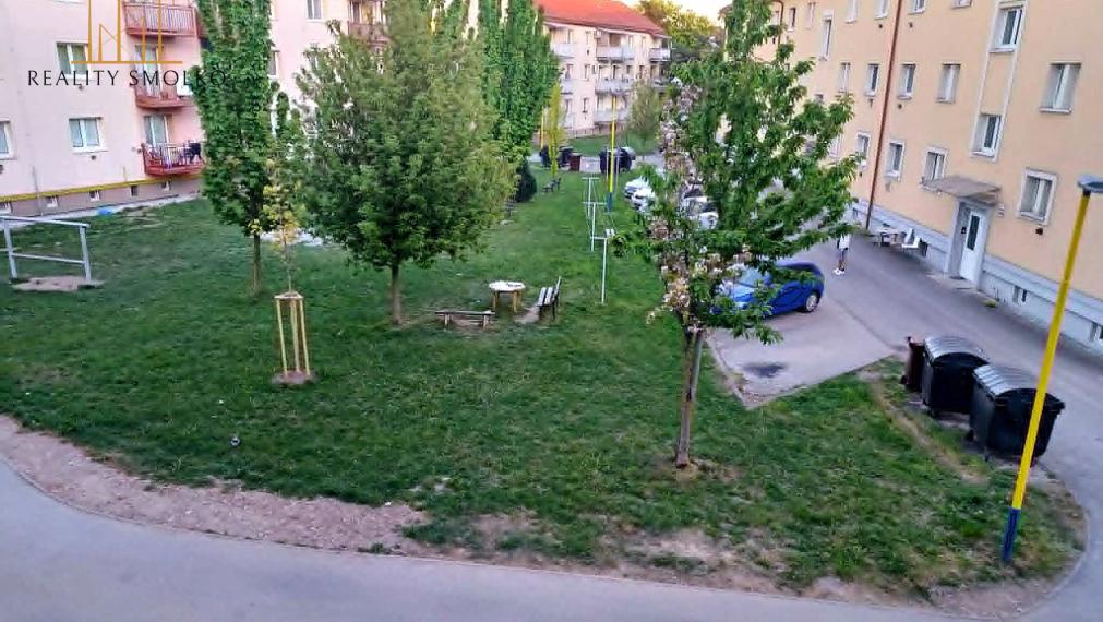 EXKLUZÍVNE : Na prenájom 3i byt v tichej časti centra mesta.