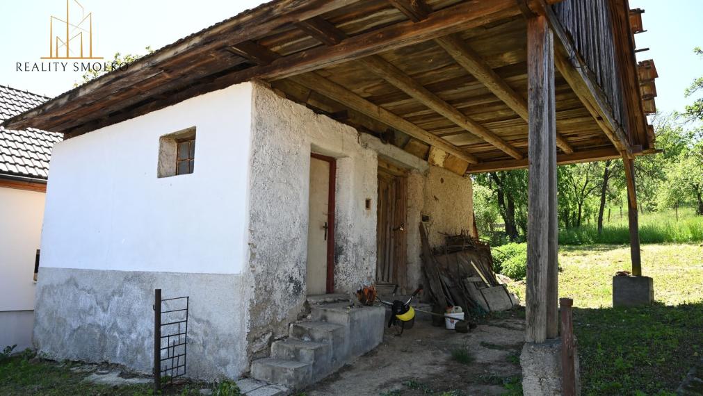 Na predaj - starší rodinný vidiecky dom v Miklušovciach
